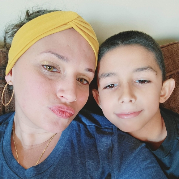 Meet your Posher, Gloria - Picture 3 of 9